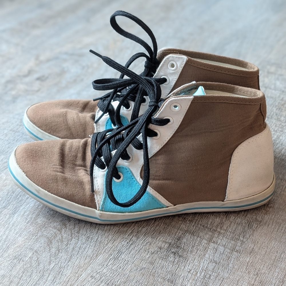 Zuriick Women's High Top Canvas Shoe - Size 8